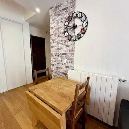 Les Palais De La Med