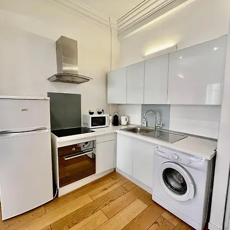 Les Palais De La Med